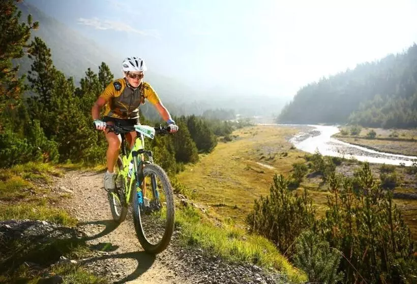 ユースホステル Central La Fainera Superior