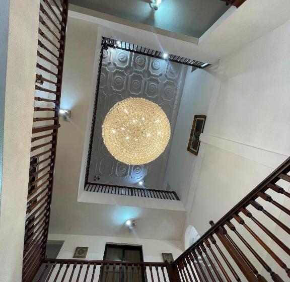 Hill View Hotel Mccarthy Hills