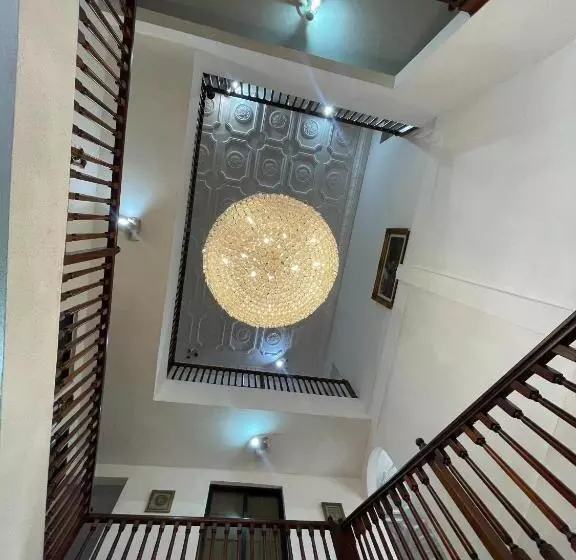 Hill View Hotel Mccarthy Hills