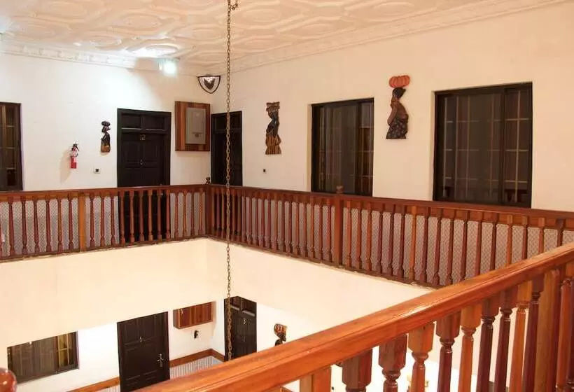 Hill View Hotel Mccarthy Hills