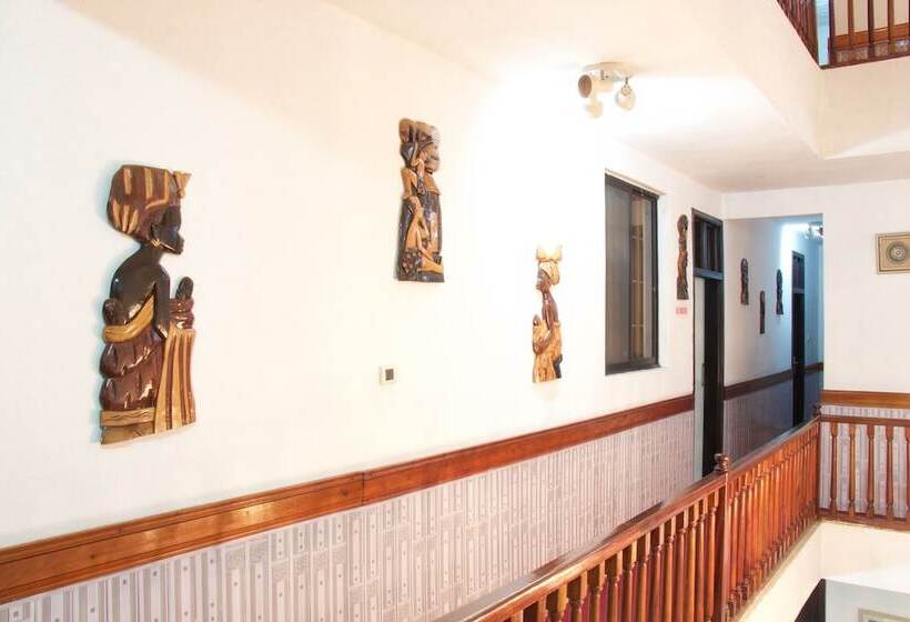 Hill View Hotel Mccarthy Hills