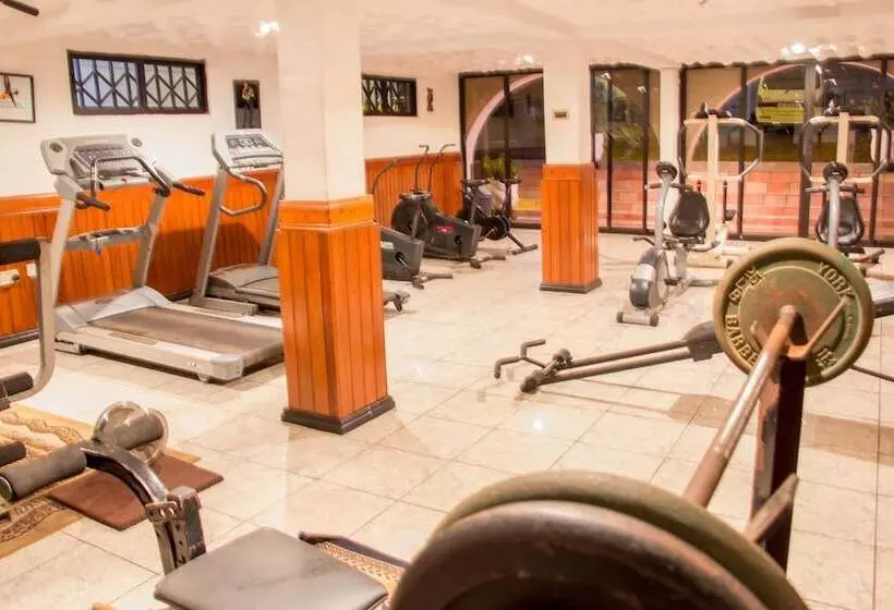 Hill View Hotel Mccarthy Hills