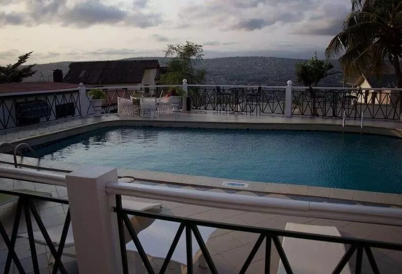 Hill View Hotel Mccarthy Hills