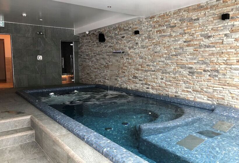 هتل Mountain Lodge, Les Crosets