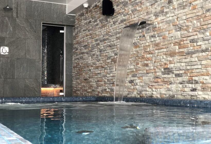 هتل Mountain Lodge, Les Crosets