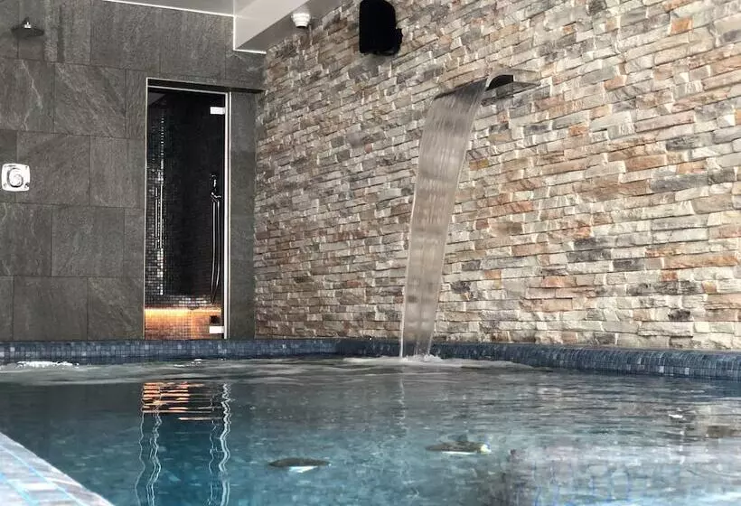 Hotelli Mountain Lodge, Les Crosets