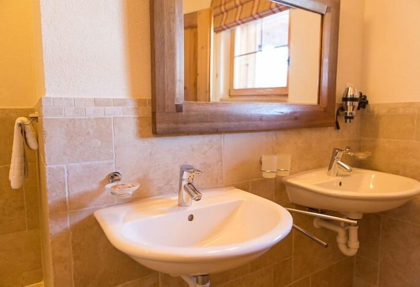 هتل Mountain Lodge, Les Crosets