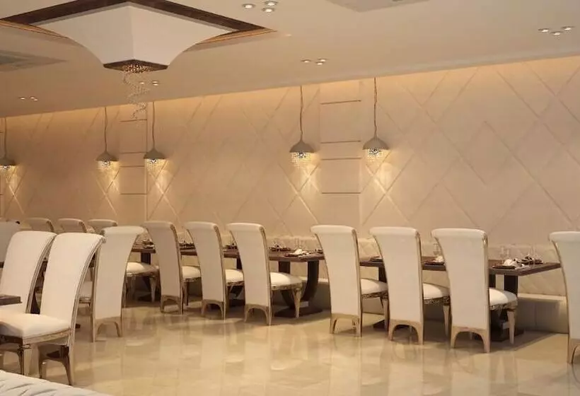 Hotelli Palm Luxury Inn