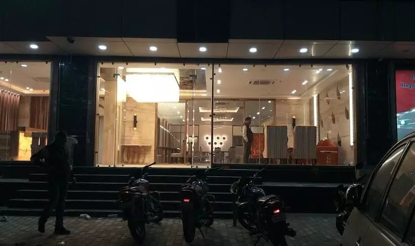 Hotelli Palm Luxury Inn