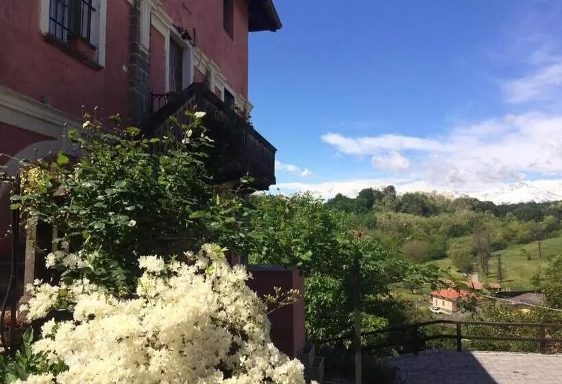 Maaseutuhotelli La Carosera