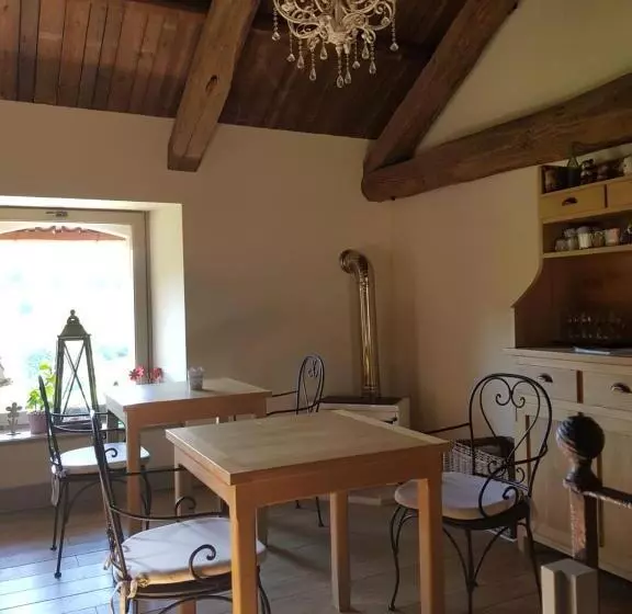 Maaseutuhotelli La Carosera