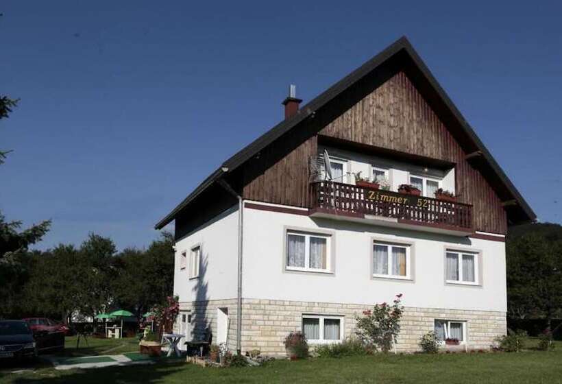 ペンション Adriana Guesthouse