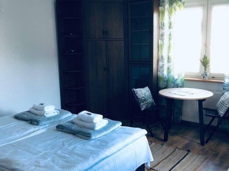 פנסיון Coffee Inn