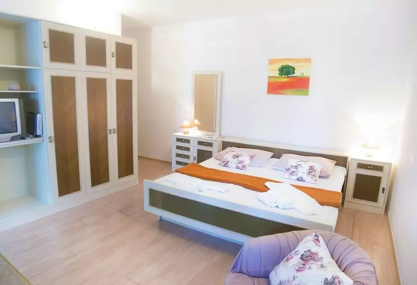 پانسیون Villa Marin