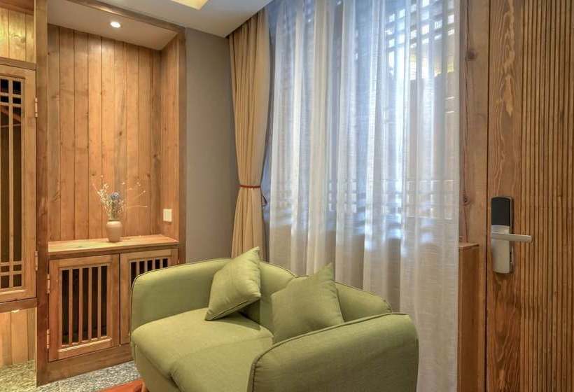 Cămin Floral  Lijiang Huazizai