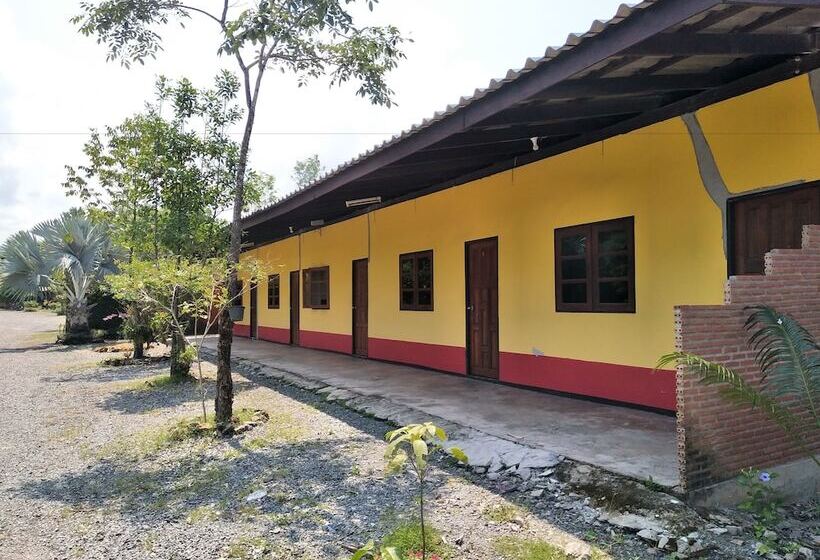 هتل Taweesuckkittiya Resort