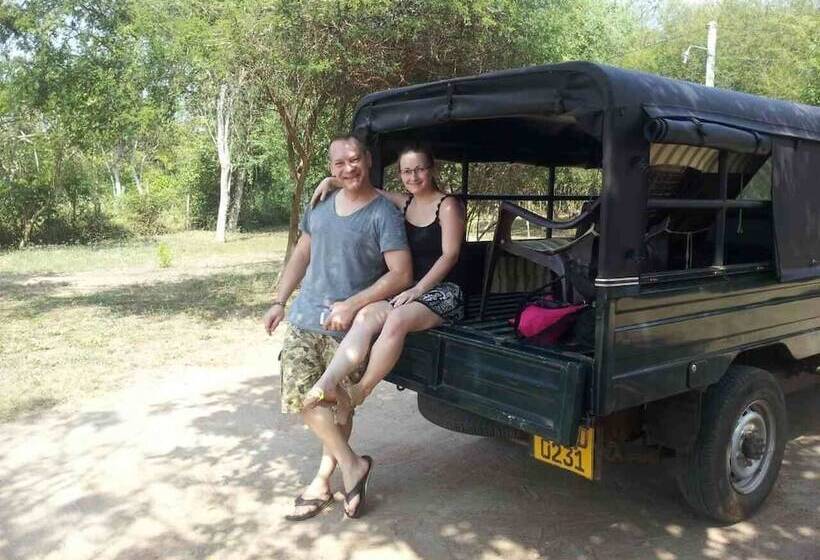 פנסיון Captains Bird Safari Lodge