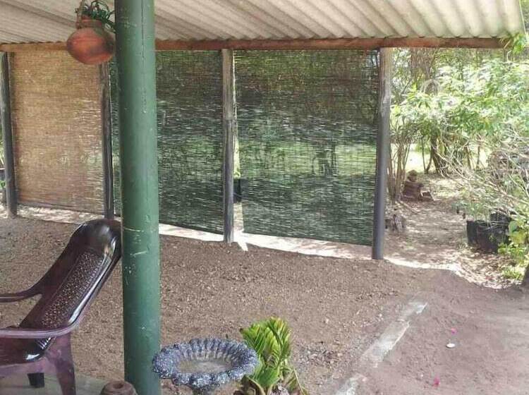 פנסיון Captains Bird Safari Lodge