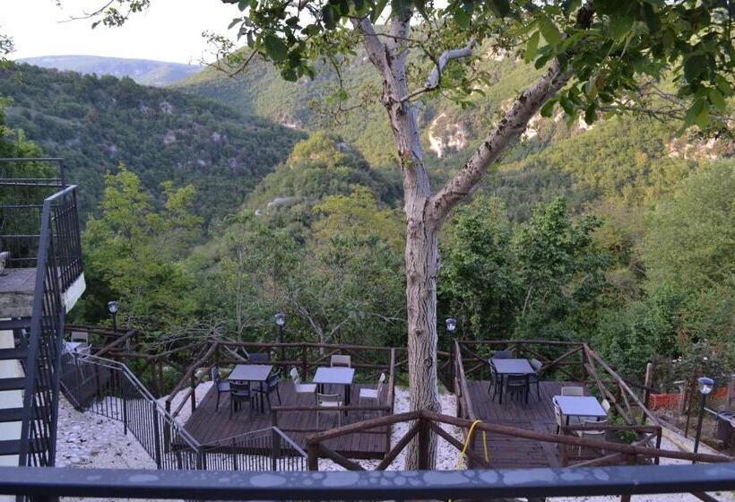 ペンション Magia Del Turano