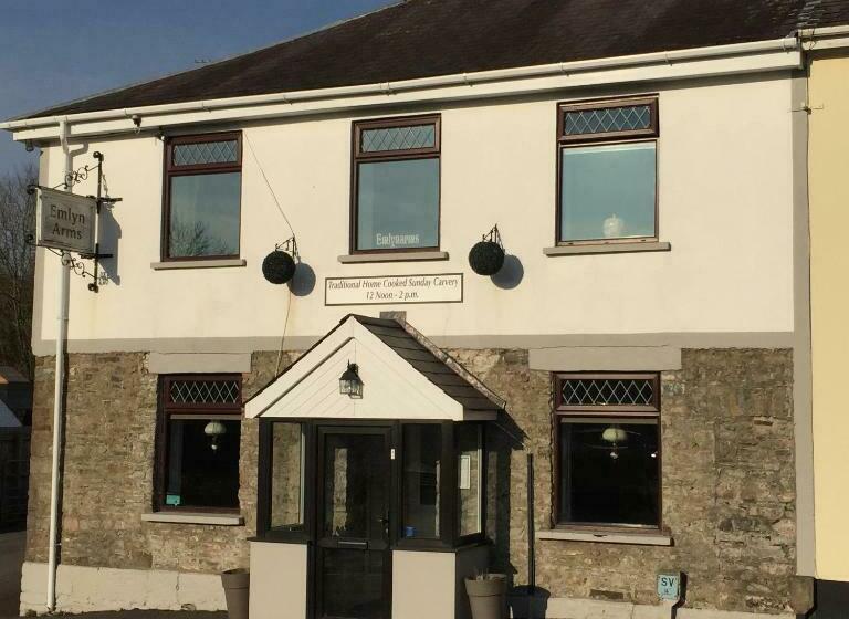 مبيت وإفطار Emlyn Arms