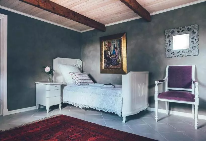 ベッドアンドブレックファースト Farmors Lada