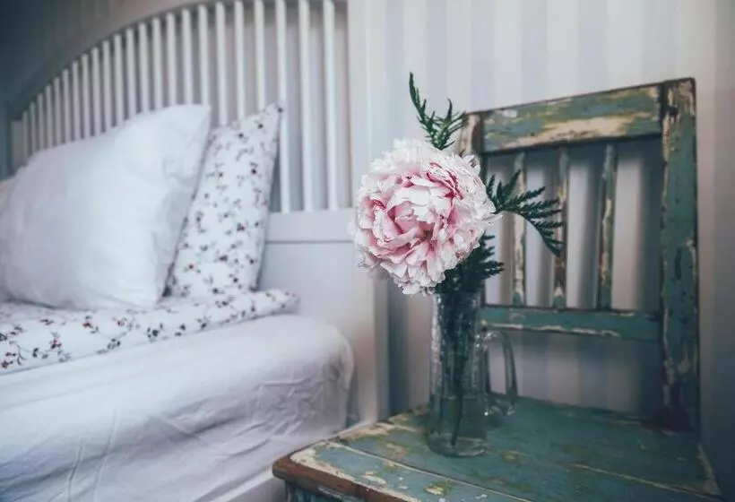 ベッドアンドブレックファースト Farmors Lada