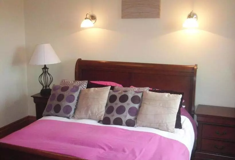 Aamiaismajoitus (B&B) Woodlands House