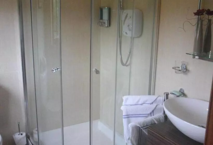 Aamiaismajoitus (B&B) Woodlands House