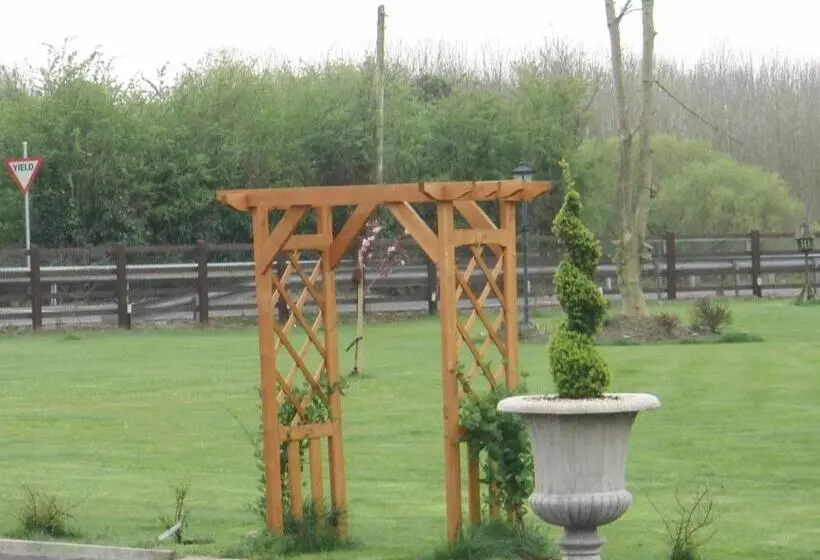 Aamiaismajoitus (B&B) Woodlands House