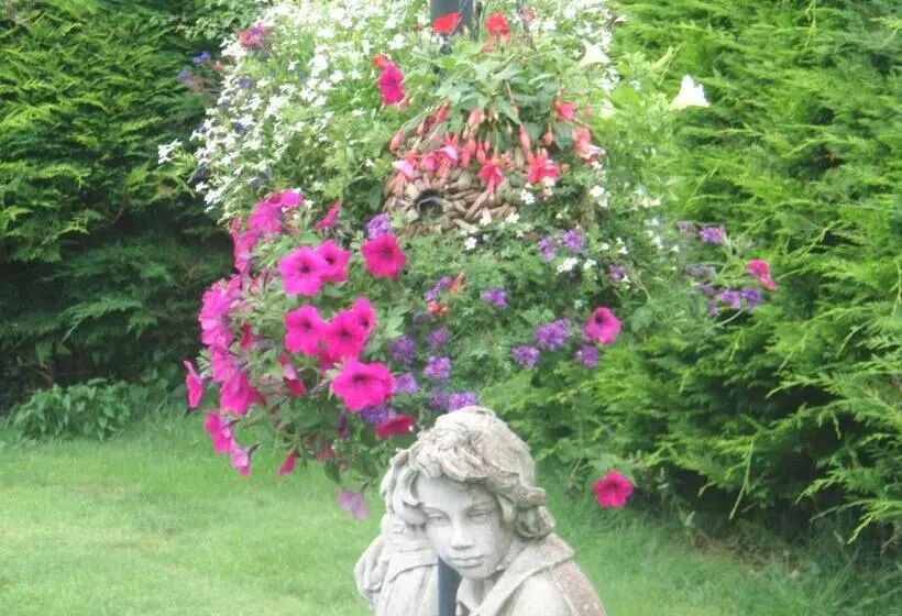 Aamiaismajoitus (B&B) Woodlands House