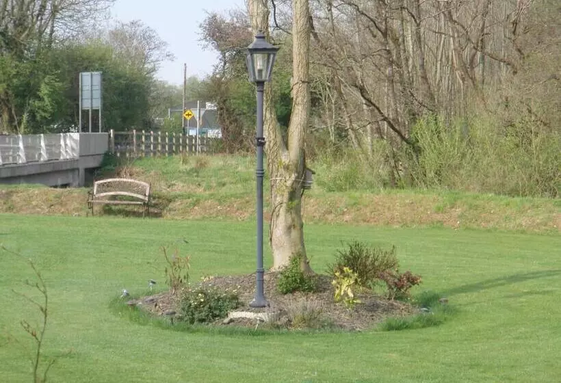 Aamiaismajoitus (B&B) Woodlands House