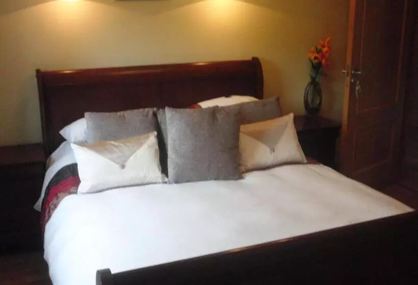 Aamiaismajoitus (B&B) Woodlands House