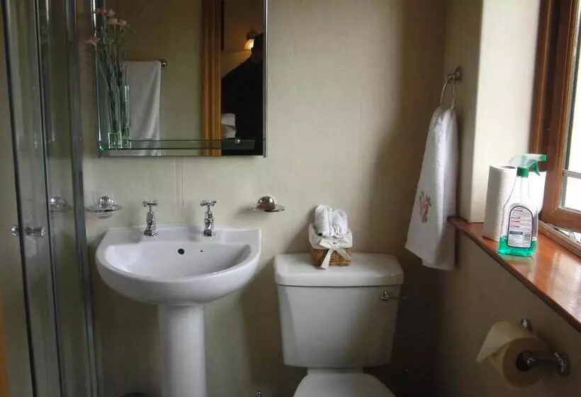 Aamiaismajoitus (B&B) Woodlands House