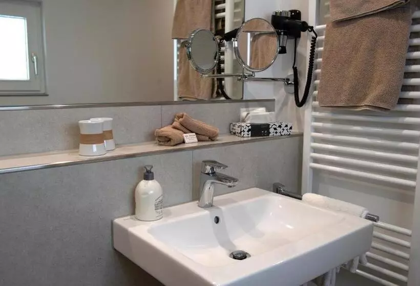 Hotelli Landgasthof Zur Erholung