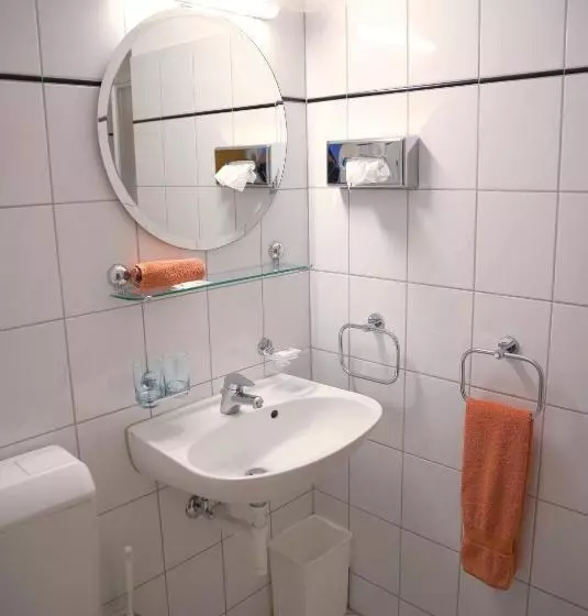 Majatalo Garni Arnegg