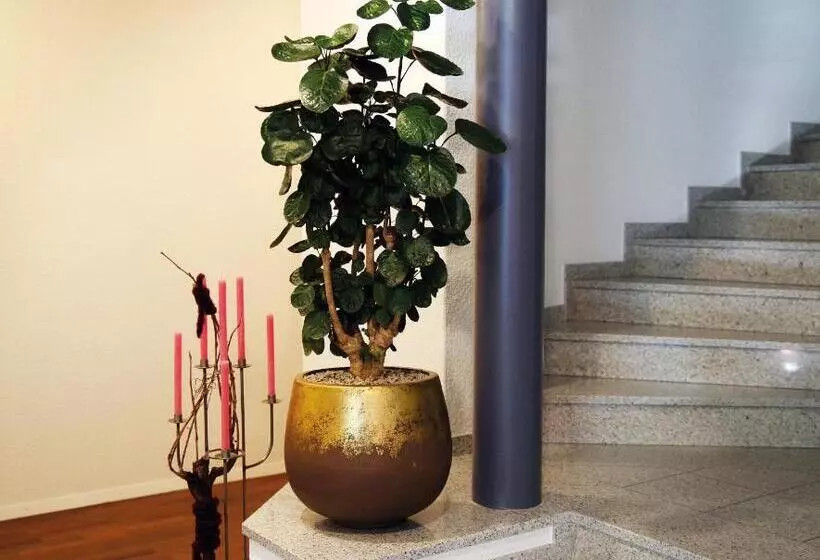 Majatalo Garni Arnegg