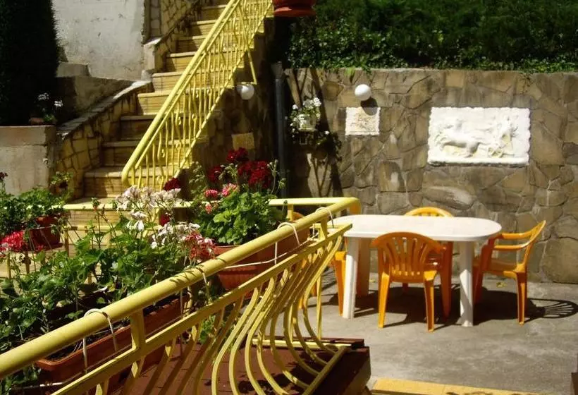 Majatalo Guest House Rusalka