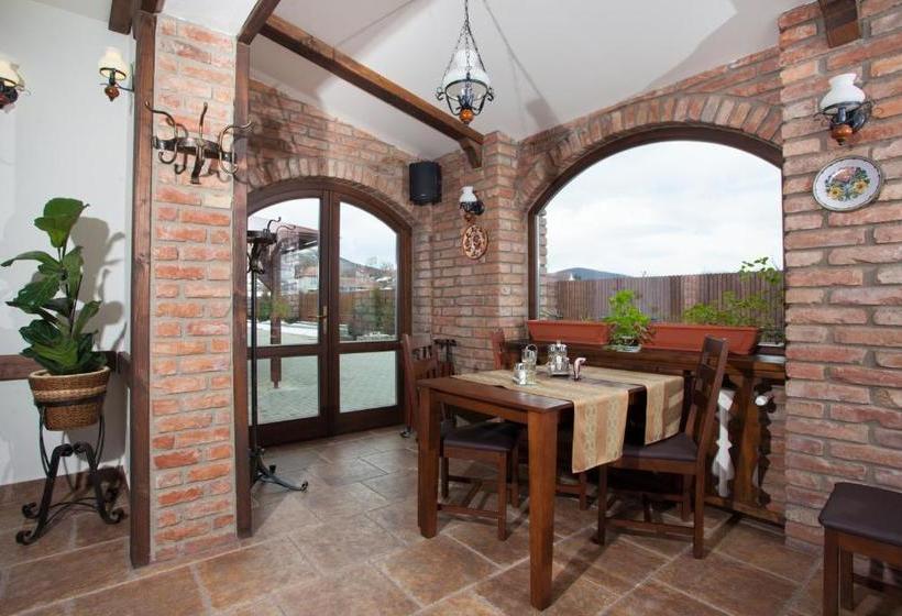 Pensiunea Laci Csarda Ernei