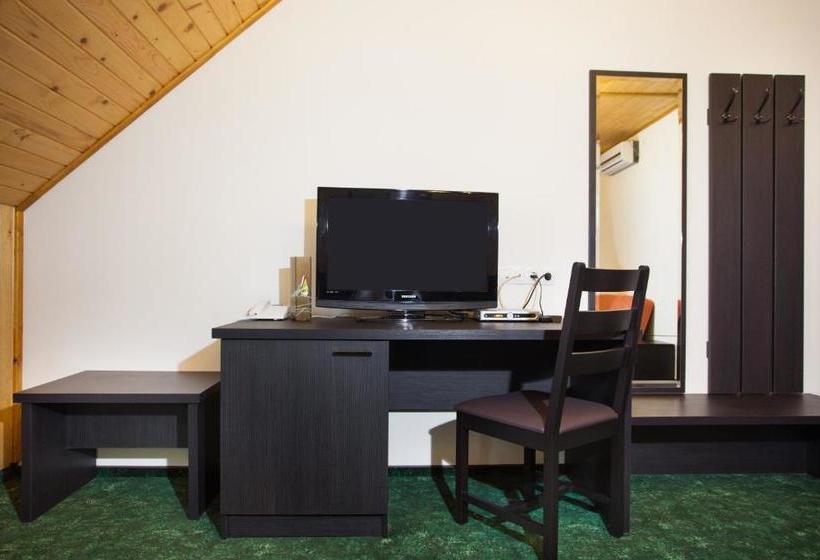 Pensiunea Laci Csarda Ernei