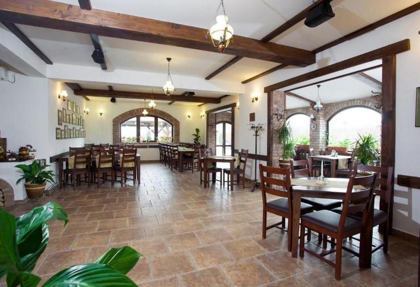 Pensiunea Laci Csarda Ernei