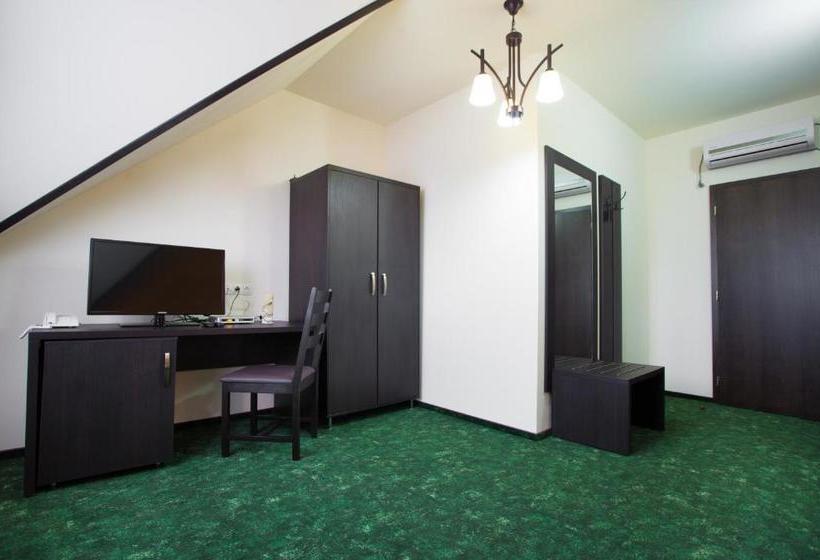 Pensiunea Laci Csarda Ernei