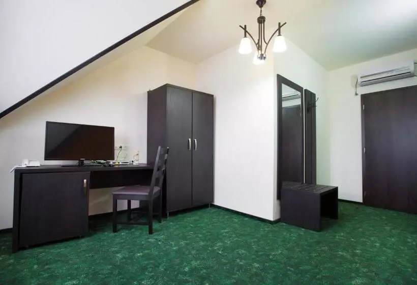 Pensiunea Laci Csarda Ernei