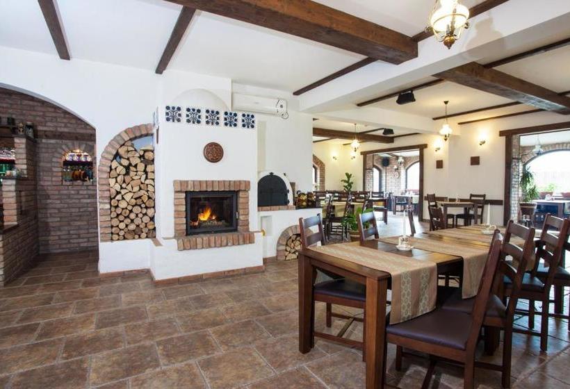 Pensiunea Laci Csarda Ernei