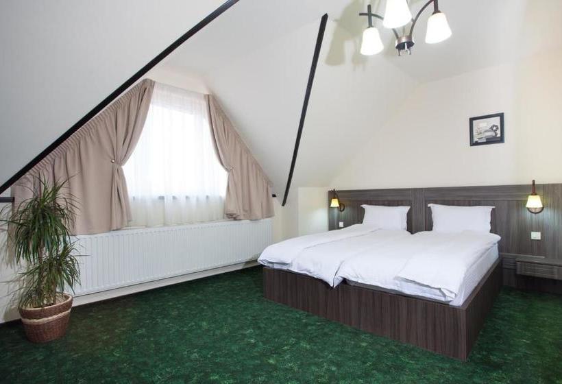 Pensiunea Laci Csarda Ernei