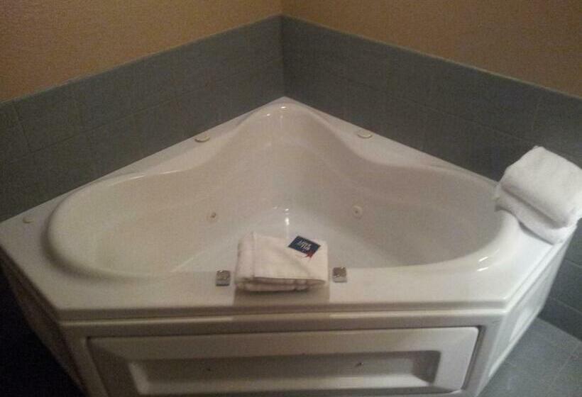 Cobblestone Hotel & Suites   Wisconsin Rapids