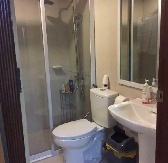 ホテル Golden Peak Condo