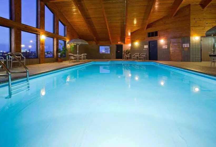 فندق Americinn By Wyndham Bismarck