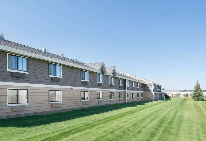 فندق Americinn By Wyndham Bismarck