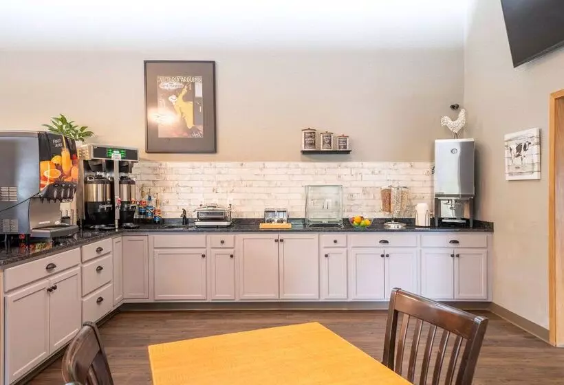 בית מלון כפרי Americinn By Wyndham Grand Rapids