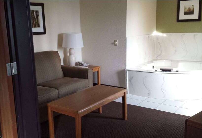 هتل Americinn By Wyndham Grand Rapids